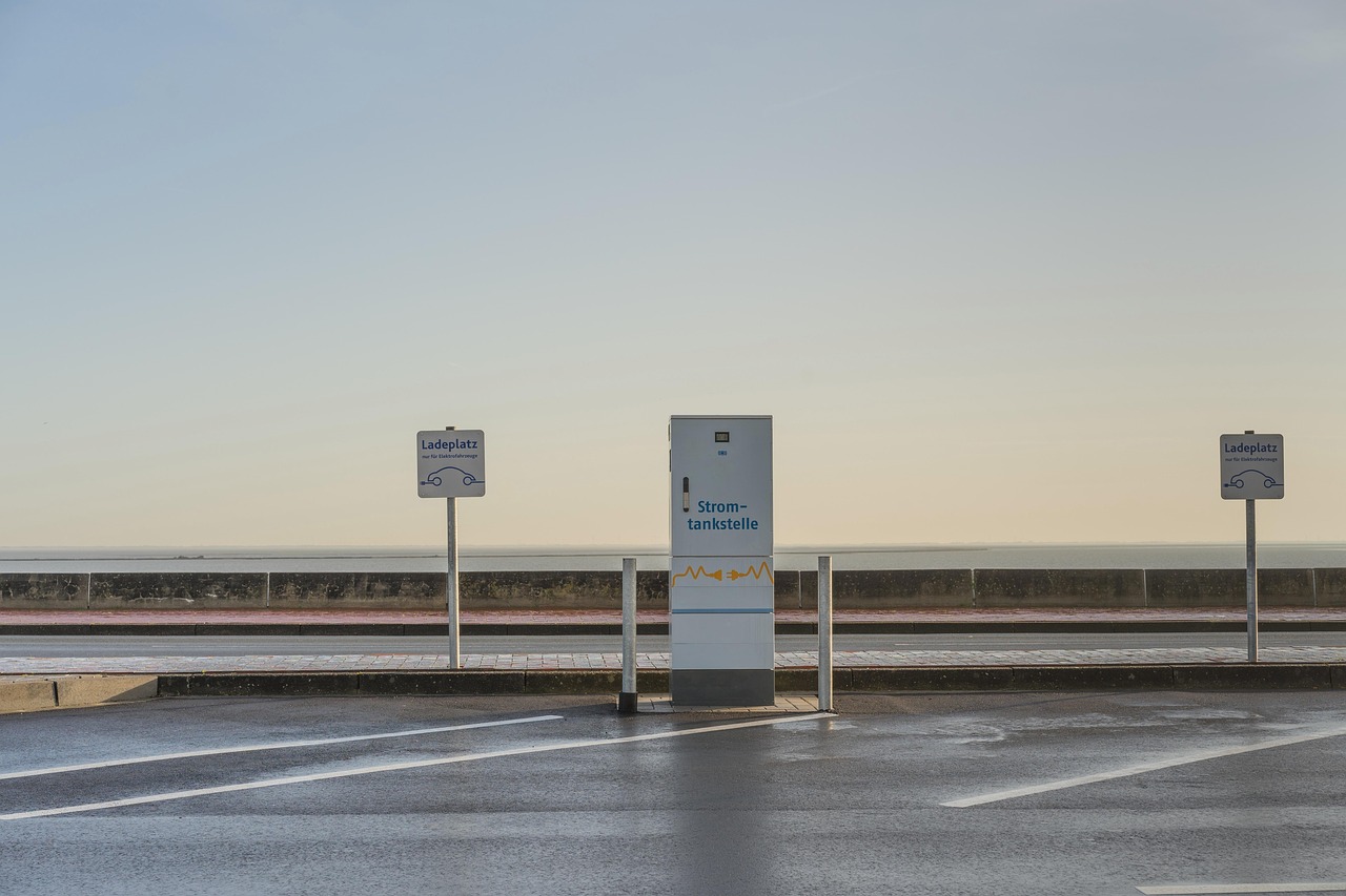 entdecken sie die zukunft der mobilität mit e-mobilität: umweltfreundlich, effizient und innovativ. erfahren sie mehr über elektrische fahrzeuge, ladeinfrastruktur und nachhaltige verkehrslösungen.